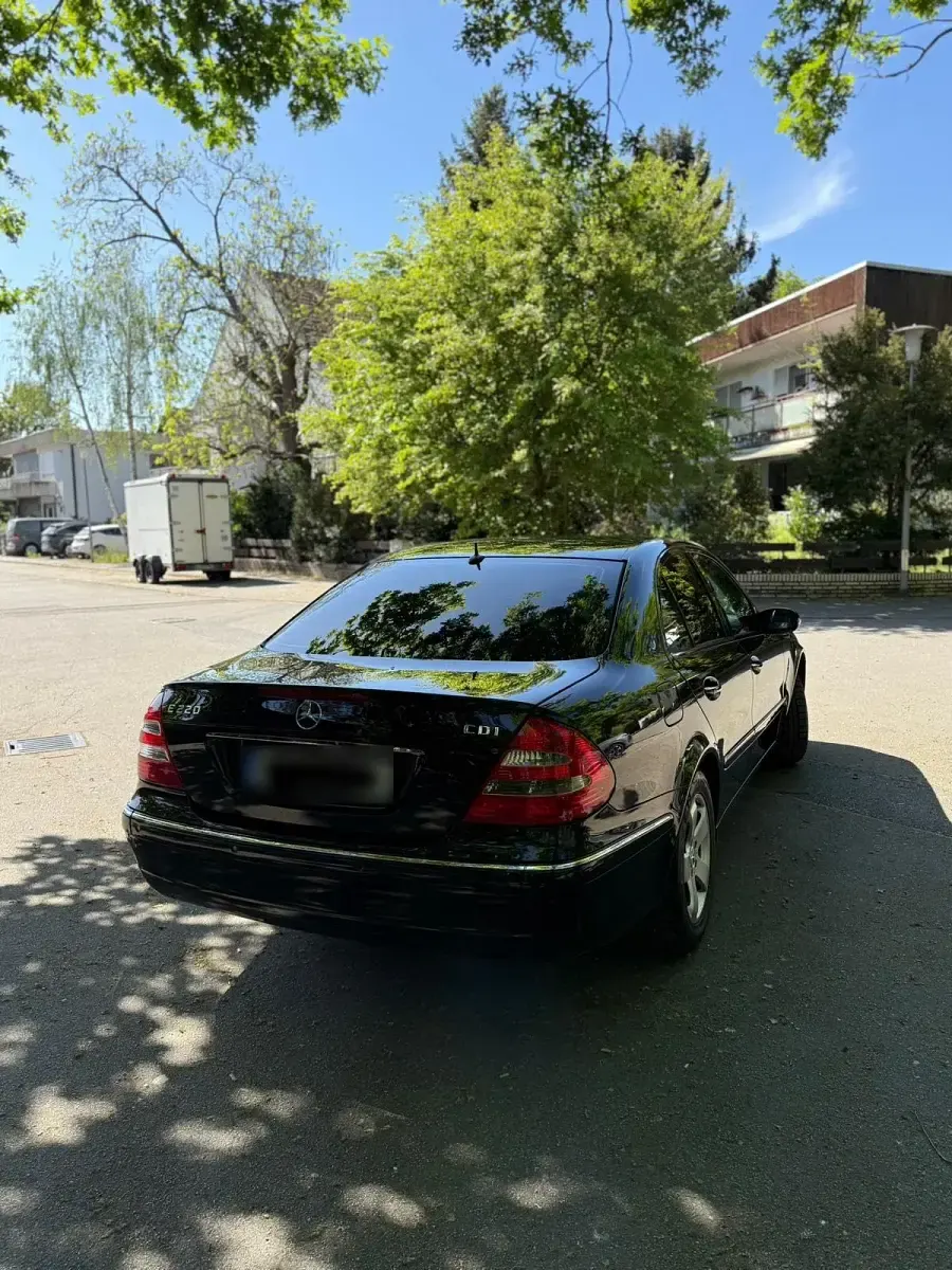 Gebraucht Mercedes E220 150 PS (110 kW) 2006 Schwarz Limousine