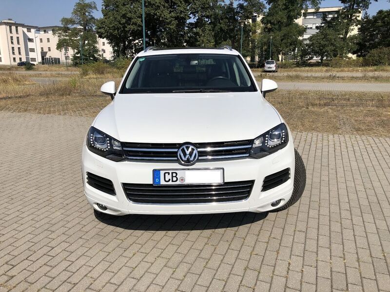 Weiß Gebraucht 2013 VW Touareg SUV | 22.999 € (Etwas zu teuer) - Bild 1/4