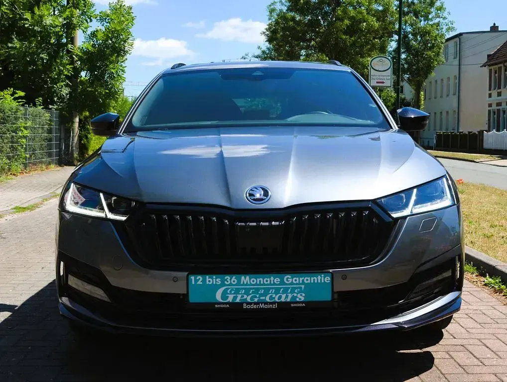 Gebraucht Skoda Octavia SportLine 150 PS (110 kW) 2024 Grau Kombi