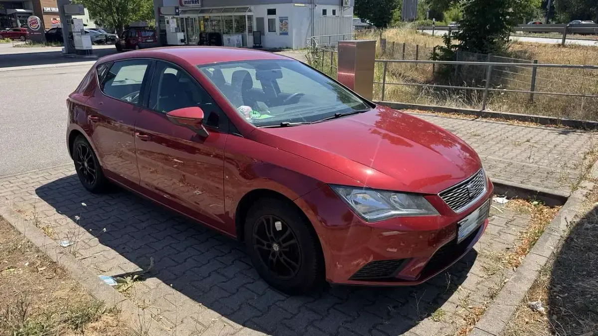 Gebraucht Seat Leon Style 105 PS (77 kW) 2013 Rot Limousine