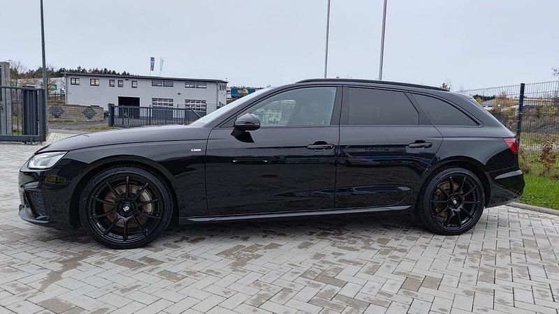 Schwarz Gebraucht 2020 Audi A4 S-Line Kombi | 31.400 € (Guter Preis) - Bild 1/4