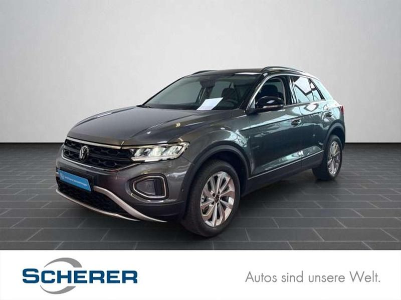 Indiumgrau metallic (metallic) Gebraucht 2025 VW T-Roc Life SUV | 27.900 € (Superpreis) - Bild 1/4