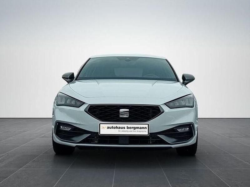 Second-hand Seat Leon FR 150 CP (110 kW) 2025 Alb Berlinǎ