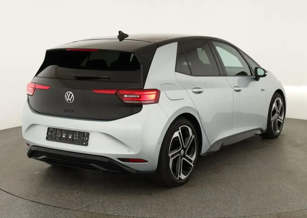 Gebraucht VW ID.3 GTX 210 kW (286 PS) 2025 Scale silver metallic Kleinwagen
