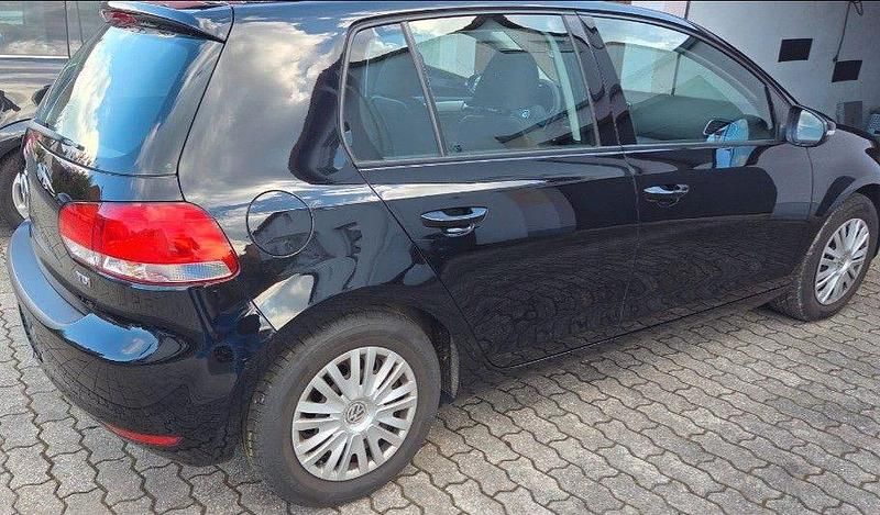 Second-hand VW Golf VI 105 CP (77 kW) 2011 Hatchback