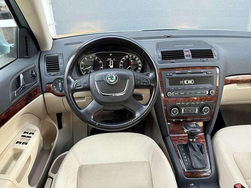 Gebraucht Skoda Octavia Elegance 122 PS (89 kW) 2009 Grün Limousine