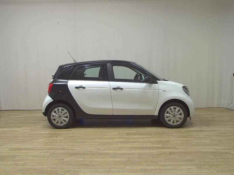 Weiss Gebraucht 2019 Smart ForFour Kleinwagen | 7.180 € (Guter Preis) - Bild 1/4
