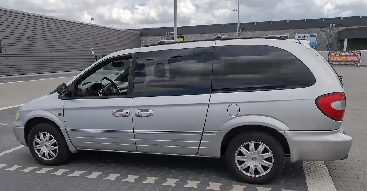 Gebraucht Chrysler Voyager 150 PS (110 kW) 2008 Grau Van / Kleinbus