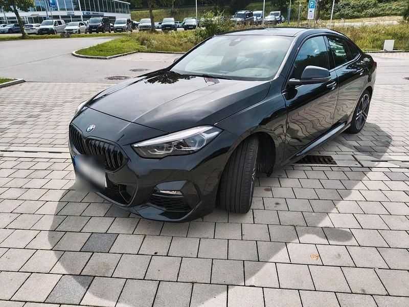 Schwarz Gebraucht 2023 BMW 218 Comfort Edition Coupé | 25.000 € (Superpreis) - Bild 1/4