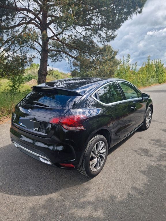 Schwarz Gebraucht 2012 DS Automobiles DS4 So Chic Limousine | 5.800 € - Bild 1/4