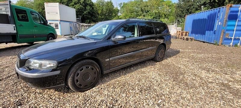 Schwarz Gebraucht 2002 Volvo V70 Kombi | 790 € - Bild 1/4