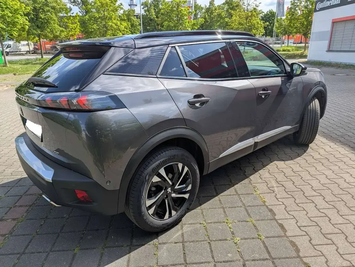 Gebraucht Peugeot 2008 GT 131 PS (96 kW) 2023 Grau SUV