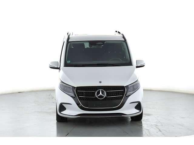 Gebraucht Mercedes V220 Style 163 PS (119 kW) 2024 Weiss Van / Kleinbus