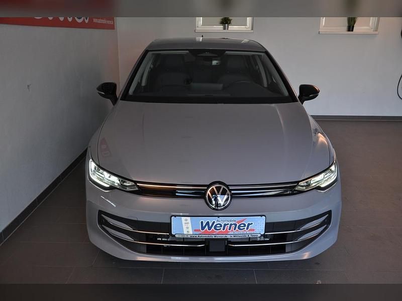 Neu VW Golf VIII 150 PS (110 kW) 2026 Grau Limousine