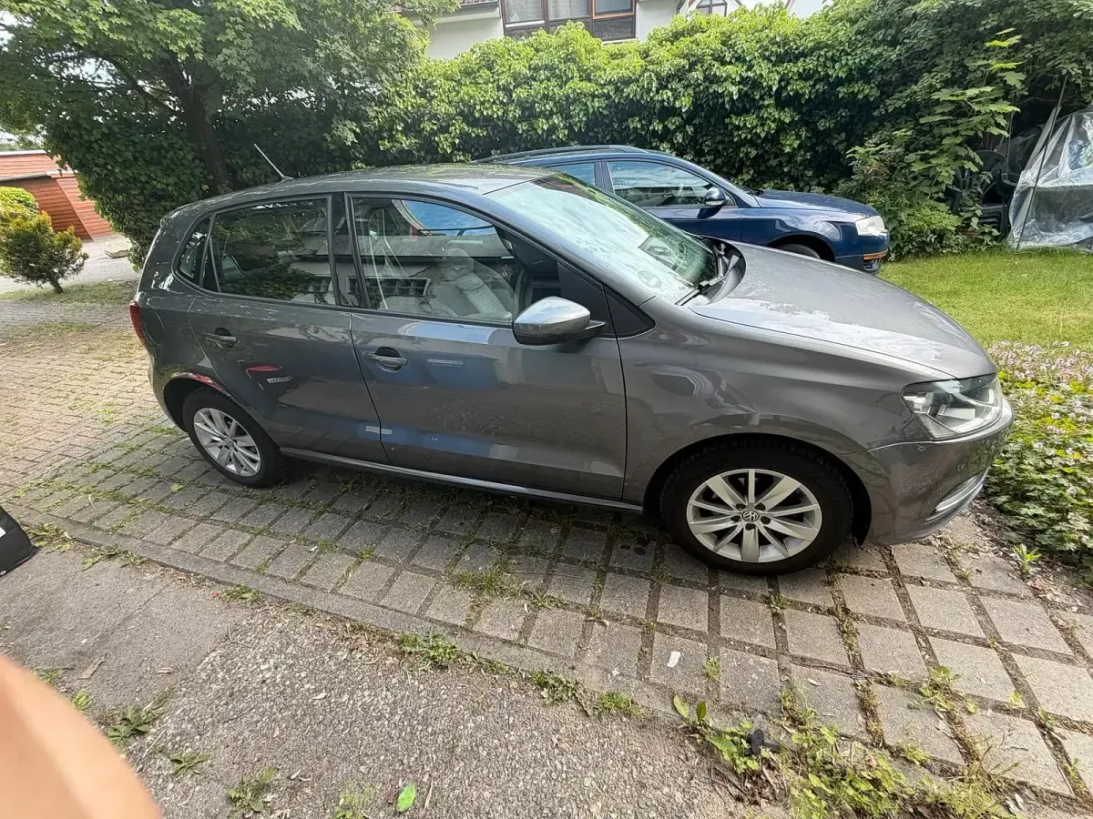 Gebraucht VW Polo 90 PS (66 kW) 2014 Grau Kleinwagen