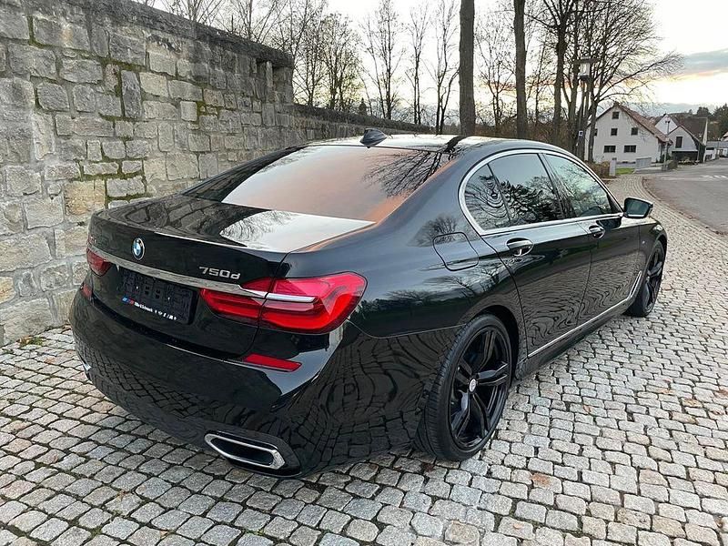 Gebraucht BMW 740 M Sport 320 PS (235 kW) 2016 Schwarz Limousine