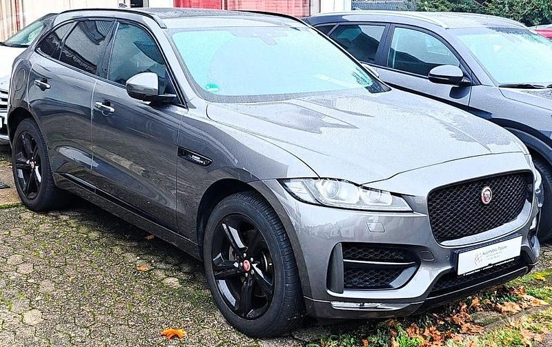 Grau Gebraucht 2018 Jaguar F-Pace R-Sport SUV | 18.418 € (Guter Preis) - Bild 1/4