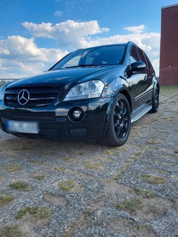 Schwarz Gebraucht 2006 Mercedes ML63 AMG AMG SUV | 19.500 € (Guter Preis) - Bild 1/4