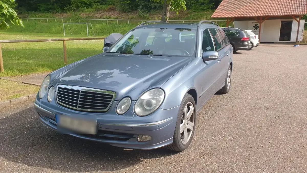 Gebraucht Mercedes E320 224 PS (164 kW) 2005 Blau Kombi