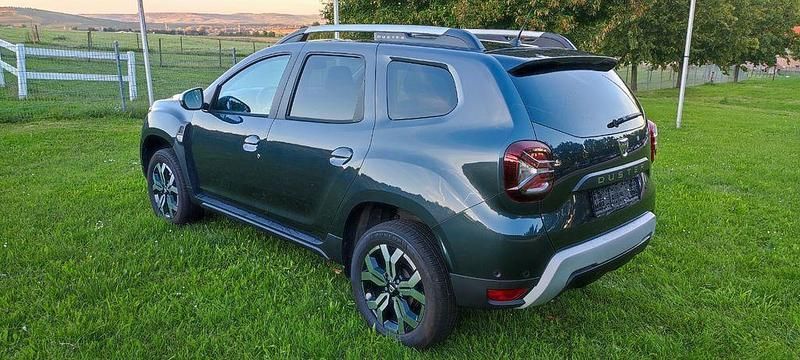 Grau Gebraucht 2022 Dacia Duster Prestige SUV | 16.000 € (Guter Preis) - Bild 1/4