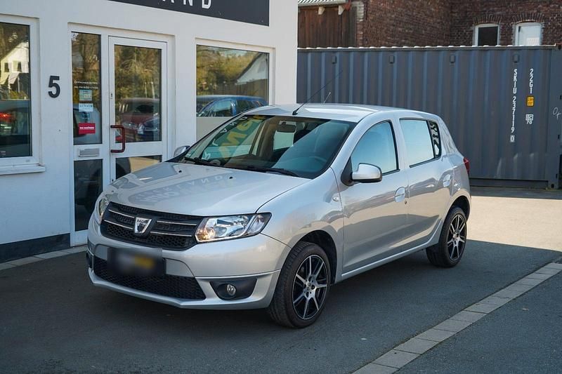 Gebraucht Dacia Sandero 90 PS (66 kW) 2013 Silber Kleinwagen