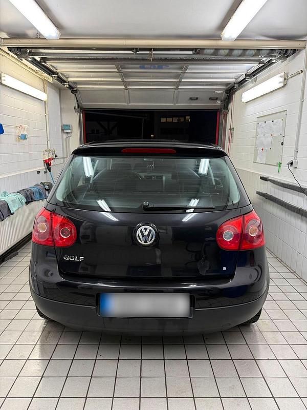 Gebraucht VW Golf IV 75 PS (55 kW) 2003 Schwarz Limousine