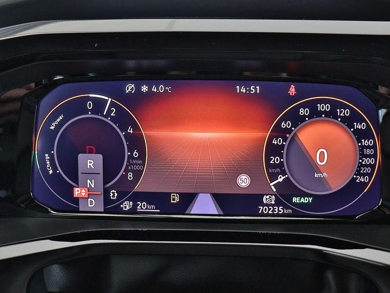 Gebraucht VW Multivan Style 150 PS (110 kW) 2022 Schwarz Van