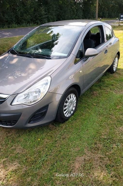 Grau Gebraucht 2012 Opel Corsa Selection | 3.485 € (Fairer Preis) - Bild 1/4