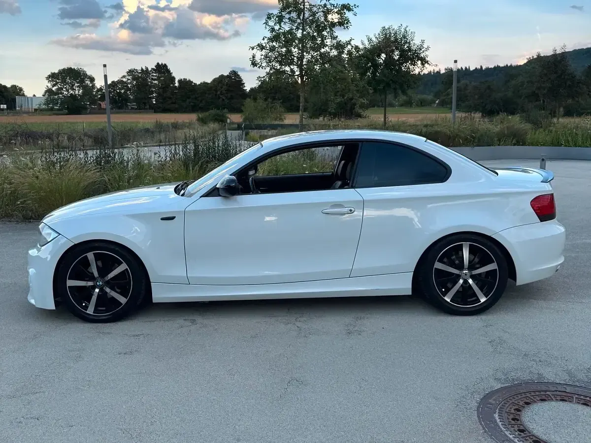 Gebraucht BMW 118 Coupé 143 PS (105 kW) 2010 Weiß Coupé