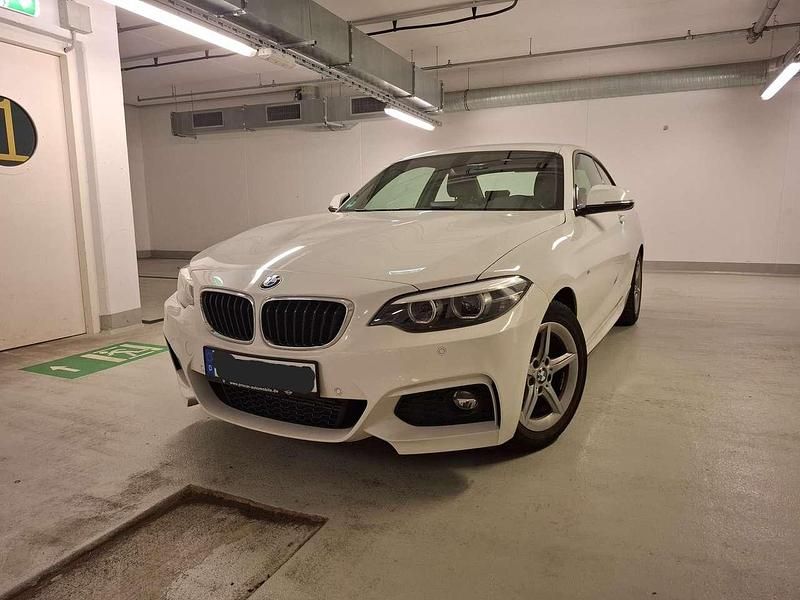 Weiß Gebraucht 2017 BMW 218 Coupé | 19.000 € (Etwas zu teuer) - Bild 1/4