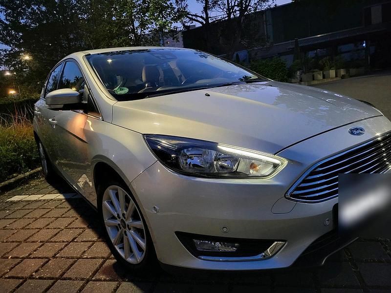 Gebraucht Ford Focus 125 PS (91 kW) 2015 Grau Limousine