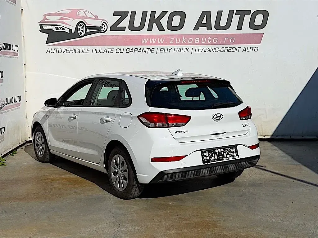 Gebraucht Hyundai i30 Select 110 PS (80 kW) 2023 Weiß Limousine