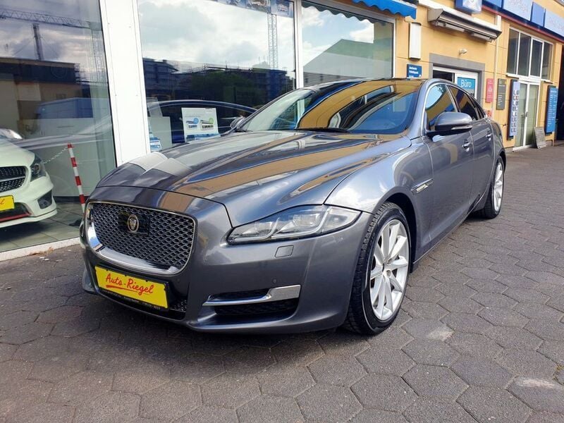 Gebraucht Jaguar XJ Premium Luxury 340 PS (250 kW) 2016 Grau Limousine