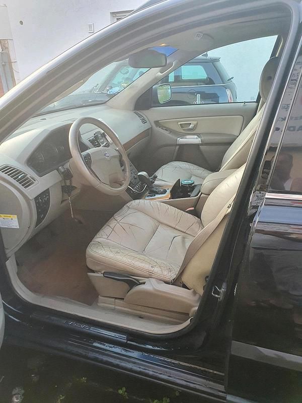 Second-hand Volvo XC90 164 CP (120 kW) 2004 Negru SUV