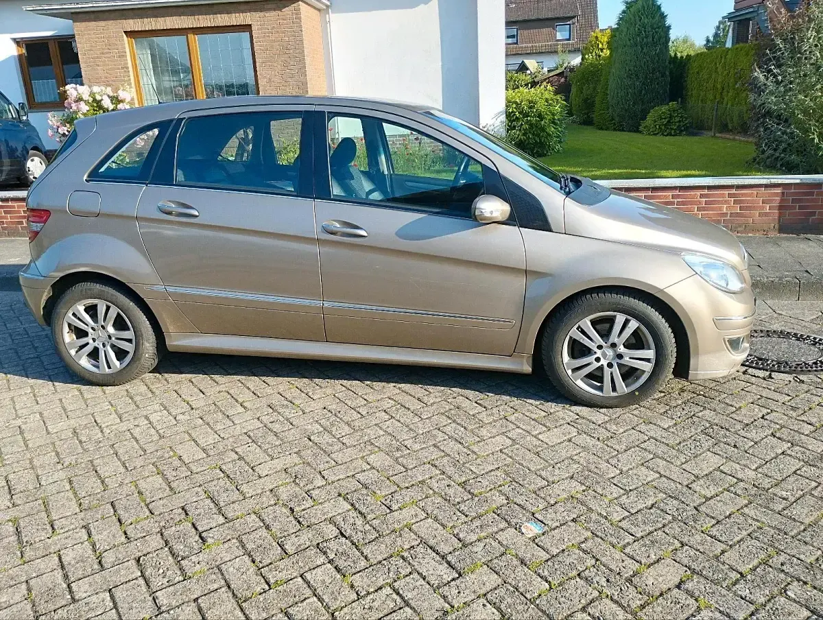 Gebraucht Mercedes B200 2005 Gold Van / Kleinbus