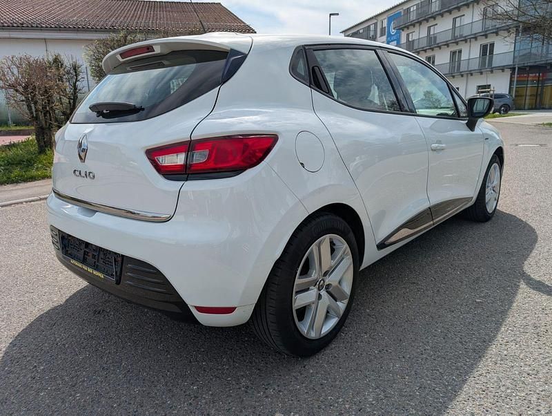 Gebraucht Renault Clio IV LIMITED 73 PS (53 kW) 2018 Weiß Kleinwagen