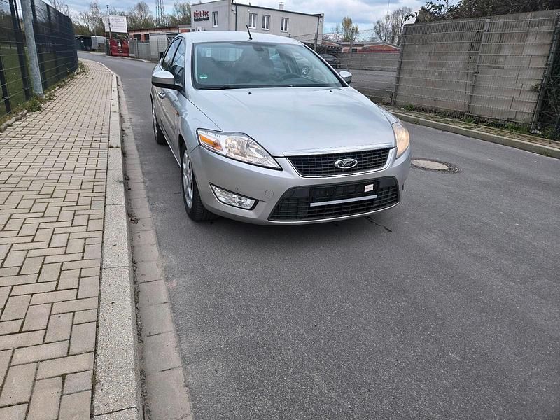 Gebraucht Ford Mondeo 140 PS (102 kW) 2007 Silber Limousine