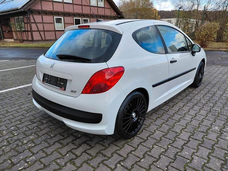 Gebraucht Peugeot 207 Filou 73 PS (53 kW) 2009 Weiß Kleinwagen