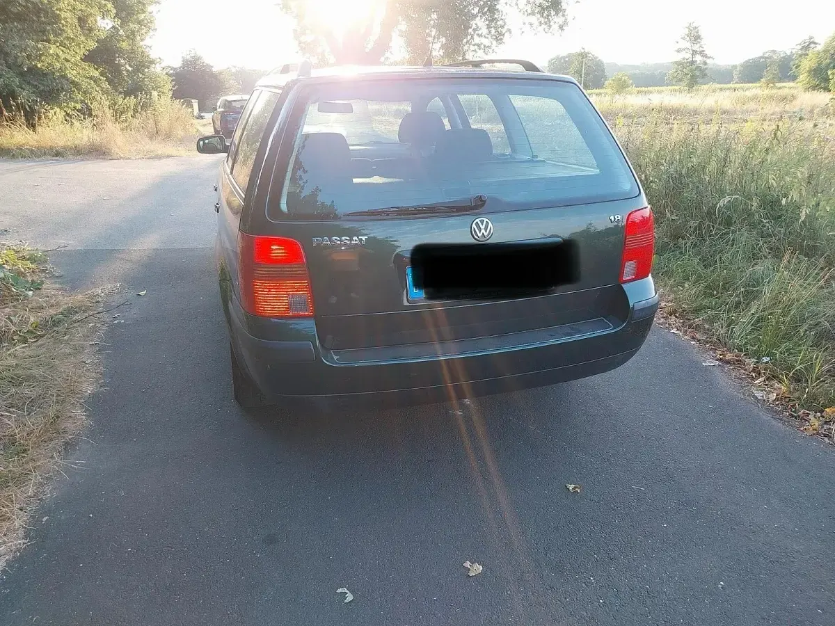 Gebraucht VW Passat 125 PS (91 kW) 1998 Grün Kombi