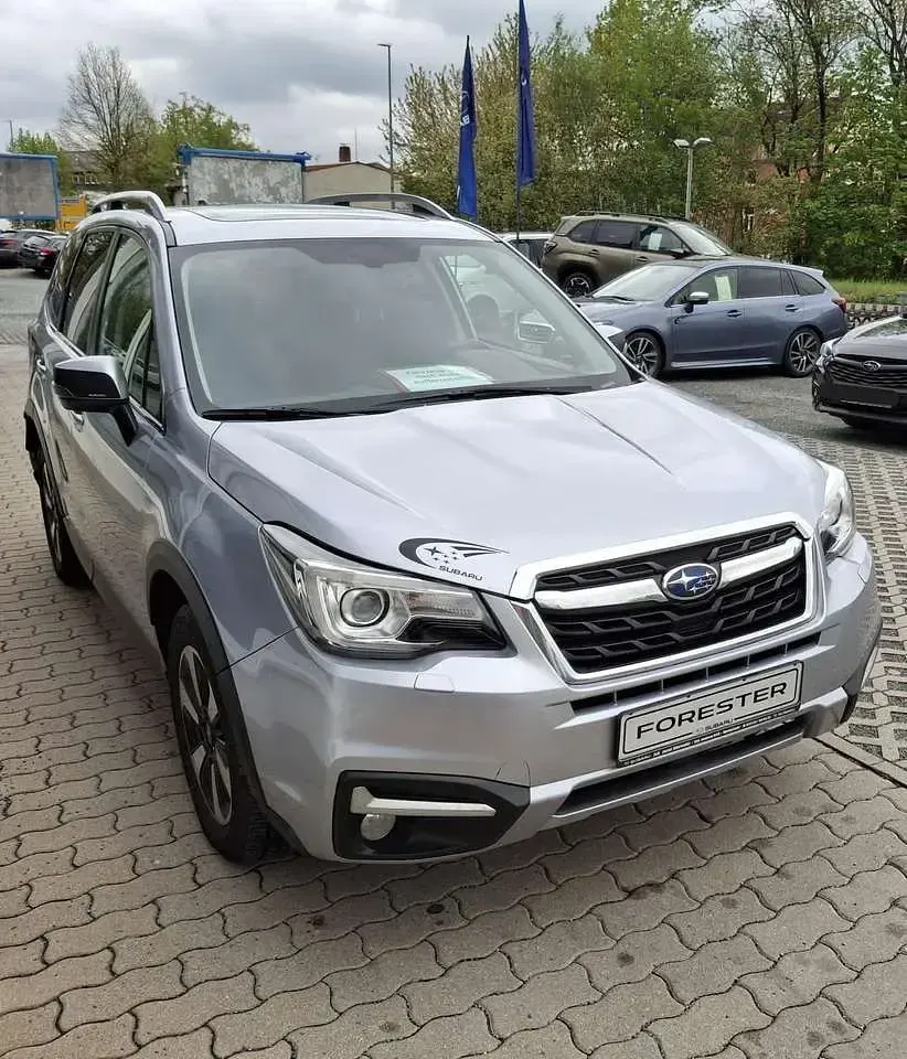 Gebraucht Subaru Forester Exclusive+ 147 PS (108 kW) 2017 Ice silver (m) SUV