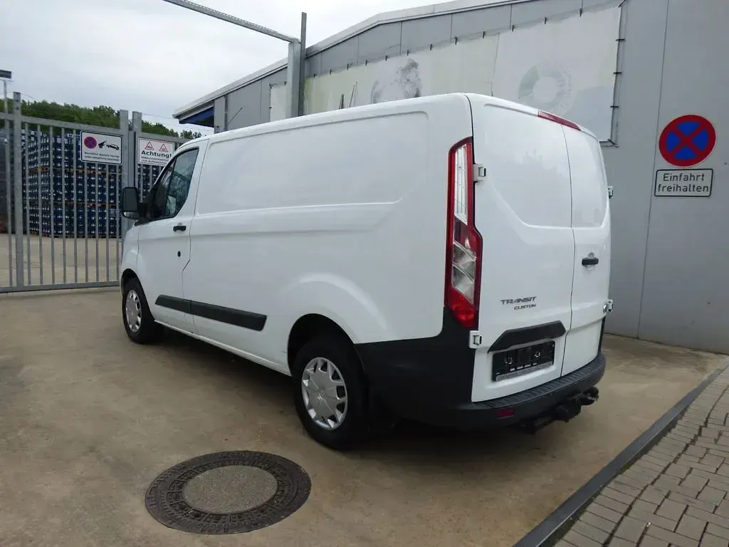 Gebraucht Ford T Trend 131 PS (96 kW) 2017 Weiß Van / Kleinbus