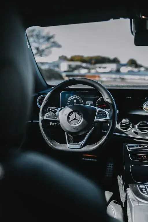Gebraucht Mercedes E350 AMG line 258 PS (189 kW) 2018 Schwarz Limousine