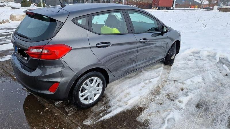 Gebraucht Ford Fiesta Trend 86 PS (63 kW) 2018 Grau Kleinwagen