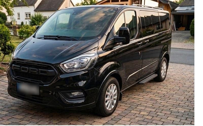Gebraucht Ford Tourneo 150 PS (110 kW) 2023 Schwarz Van / Kleinbus
