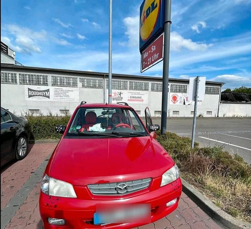 Gebraucht Mazda Demio 75 PS (55 kW) 2001 Rot Kleinwagen