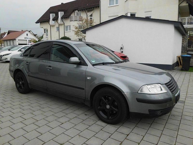 Gebraucht VW Passat Highline 131 PS (96 kW) 2003 Grau Limousine