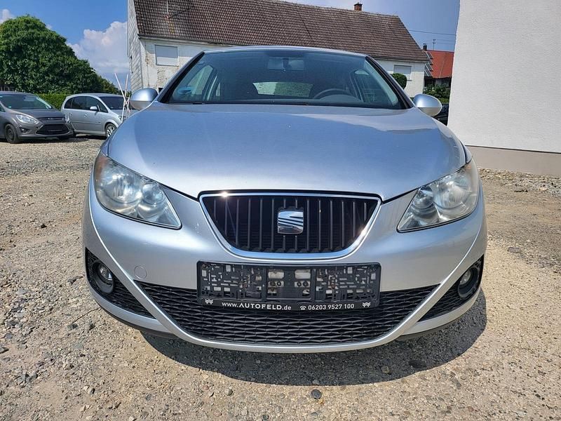 Silber Gebraucht 2011 Seat Ibiza Limousine | 2.949 € (Guter Preis) - Bild 1/4