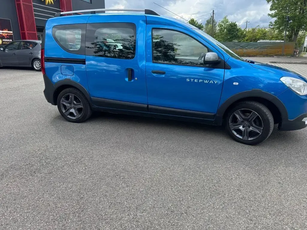 Gebraucht Dacia Dokker Celebration 116 PS (85 kW) 2017 Blau Van / Kleinbus