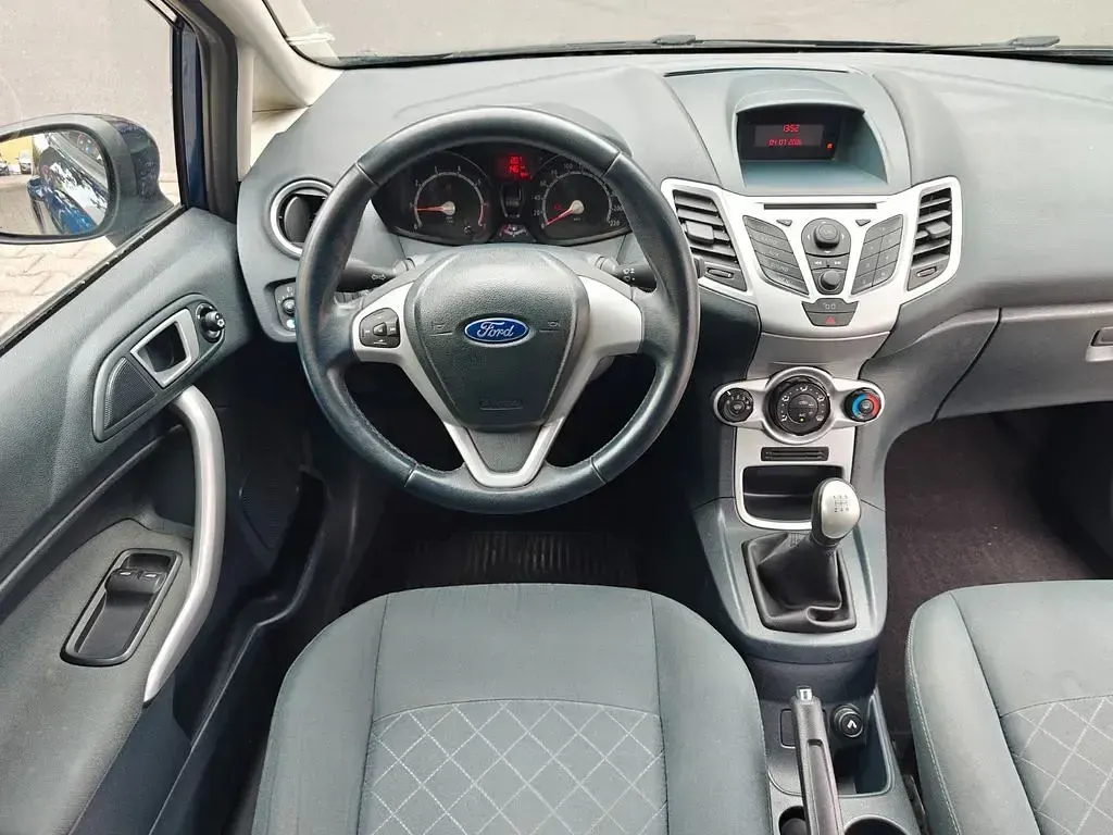 Gebraucht Ford Fiesta Trend 82 PS (60 kW) 2011 Atlantikblau metallic (metallic) Kleinwagen