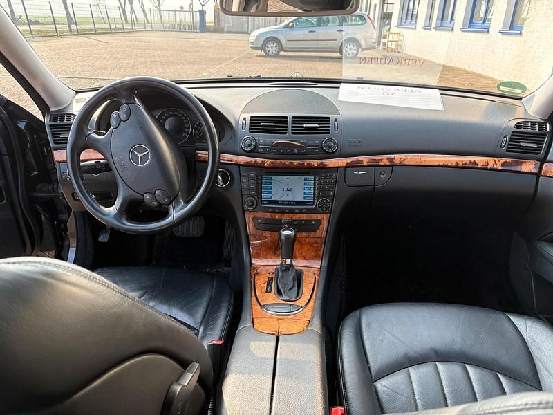 Gebraucht Mercedes E350 272 PS (200 kW) 2007 Schwarz Kombi